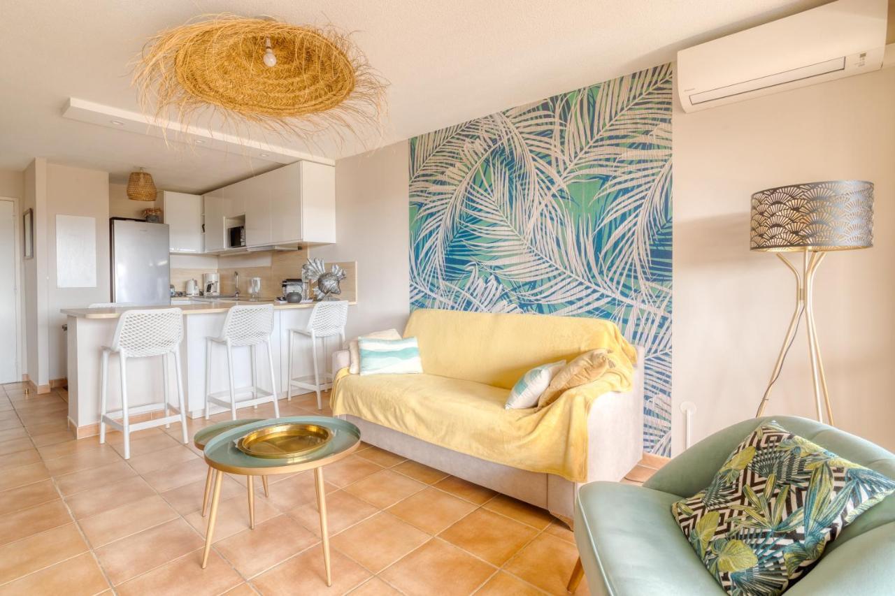 Joli 2 pièces avec parking gratuit sur place Bormes-les-Mimosas Extérieur photo